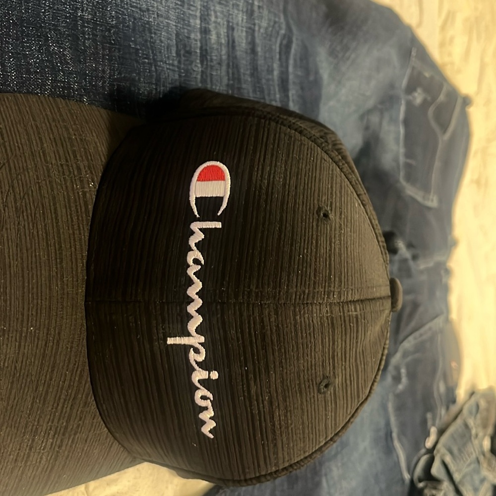 Champion hat for sale. Never wore. Bought it and never wore it. L/xl size.